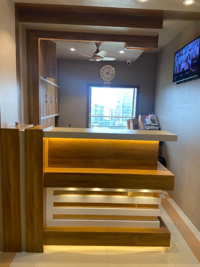 Hotel Bkc Crown - Near Trade Centre, Visa Consulate ムンバイ エクステリア 写真