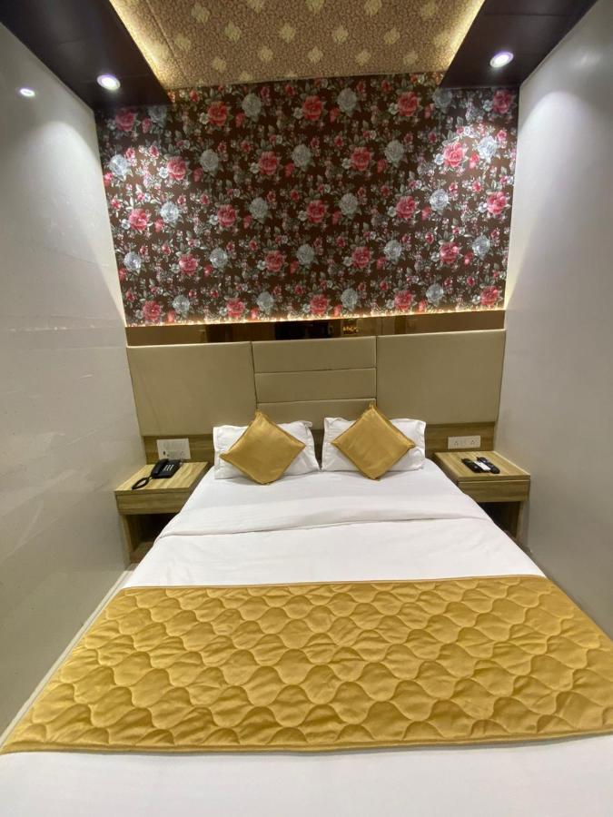 Hotel Bkc Crown - Near Trade Centre, Visa Consulate ムンバイ エクステリア 写真