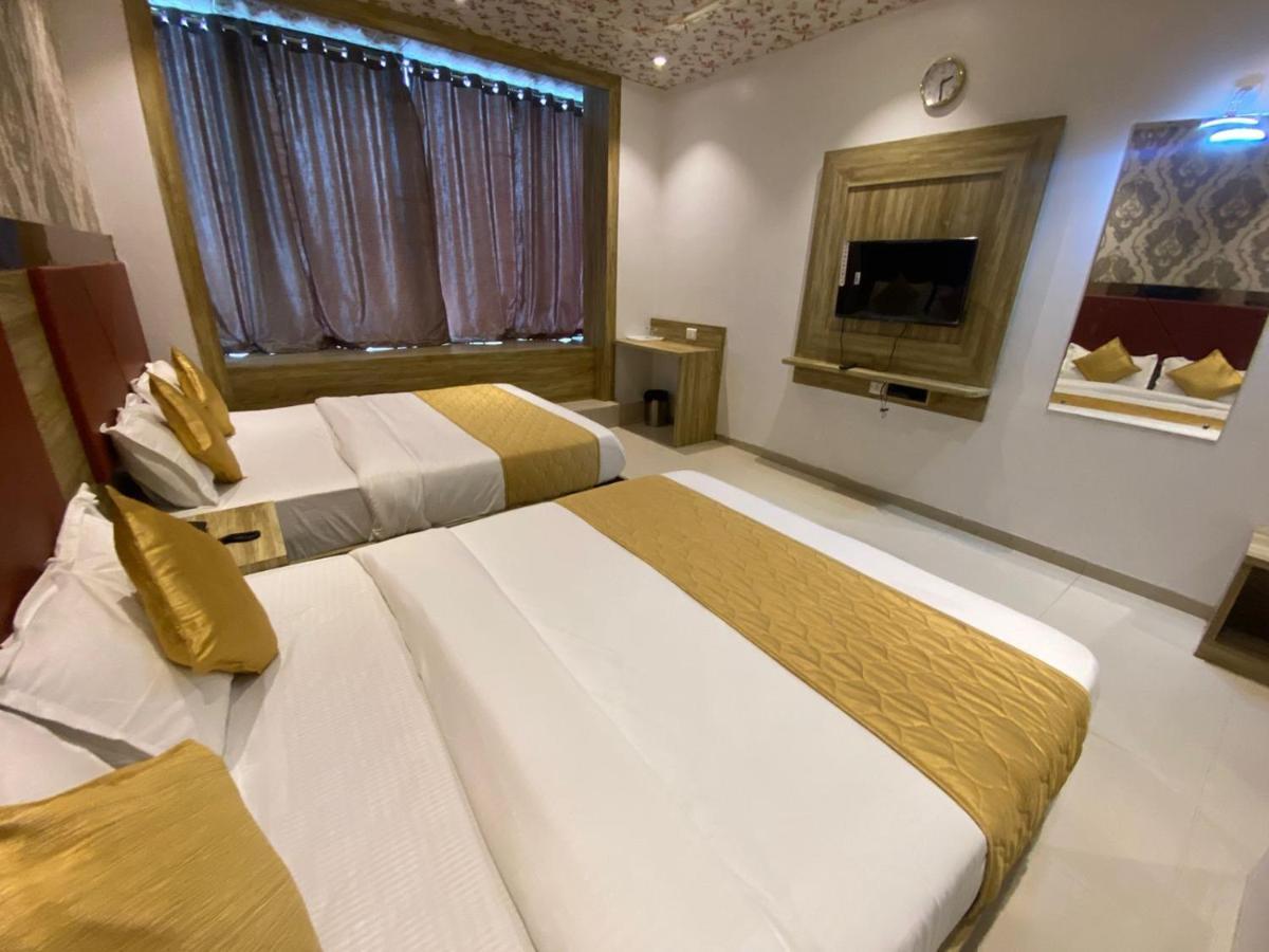 Hotel Bkc Crown - Near Trade Centre, Visa Consulate ムンバイ エクステリア 写真