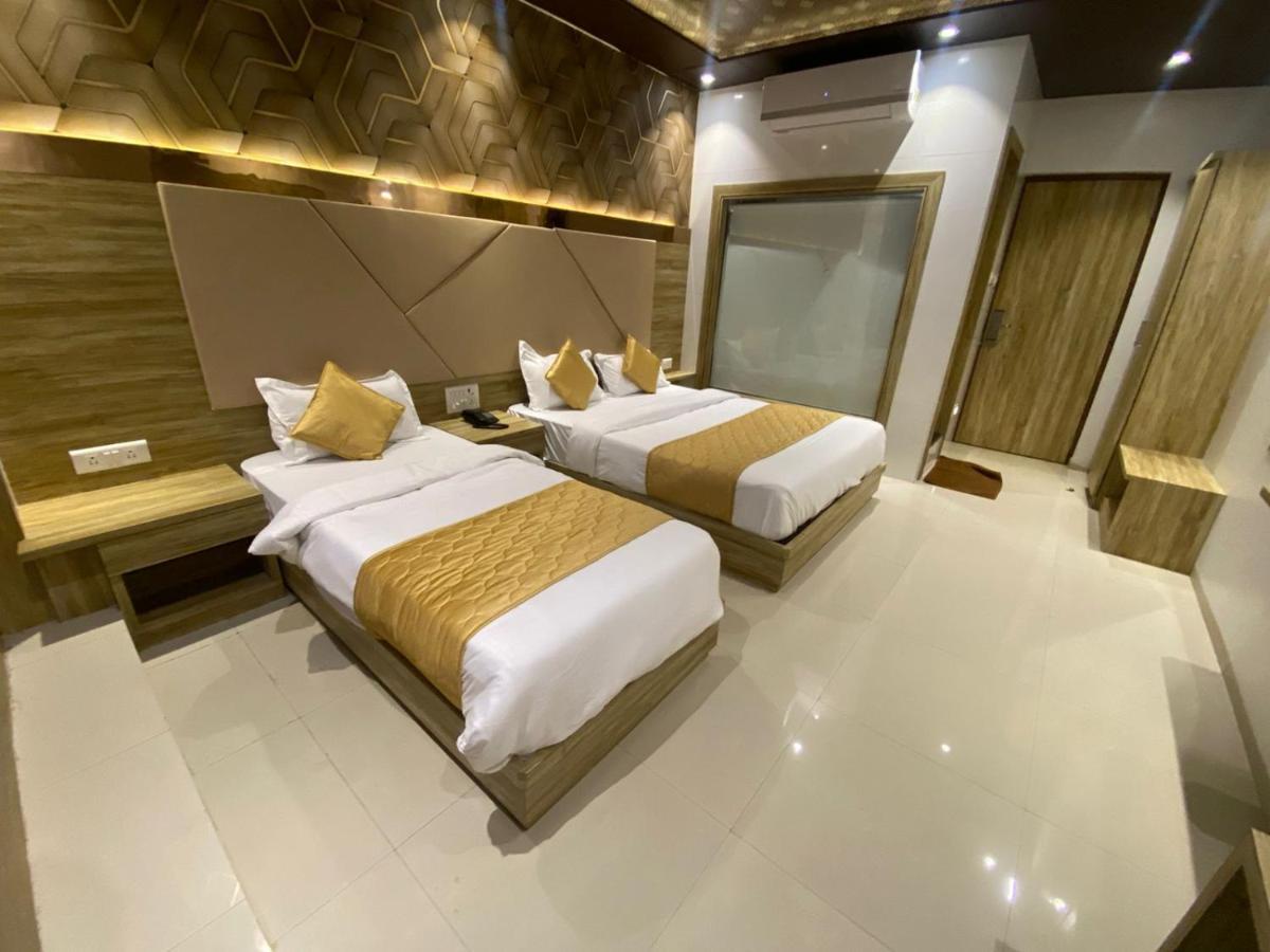 Hotel Bkc Crown - Near Trade Centre, Visa Consulate ムンバイ エクステリア 写真